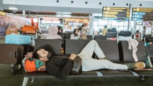 Cara Menghindari Jet Lag Setelah Penerbangan Lintas Benua: Panduan Komprehensif untuk Perjalanan Tanpa Batas